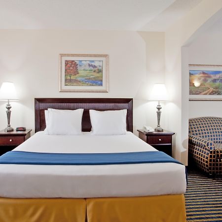 Holiday Inn Express & Suites Chesapeake By Ihg Exteriör bild