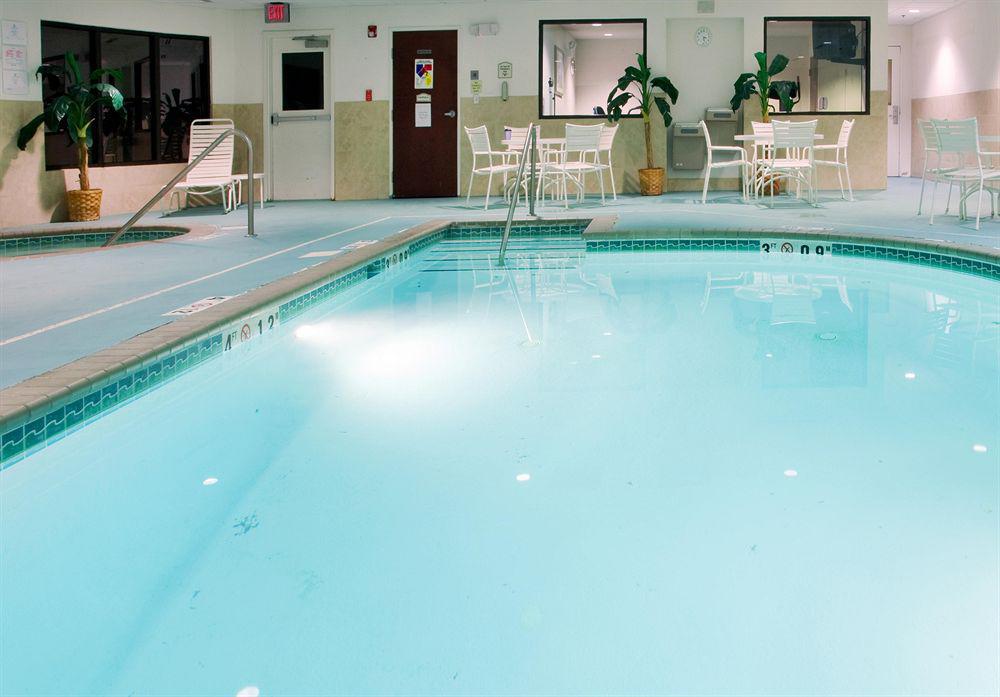 Holiday Inn Express & Suites Chesapeake By Ihg Exteriör bild