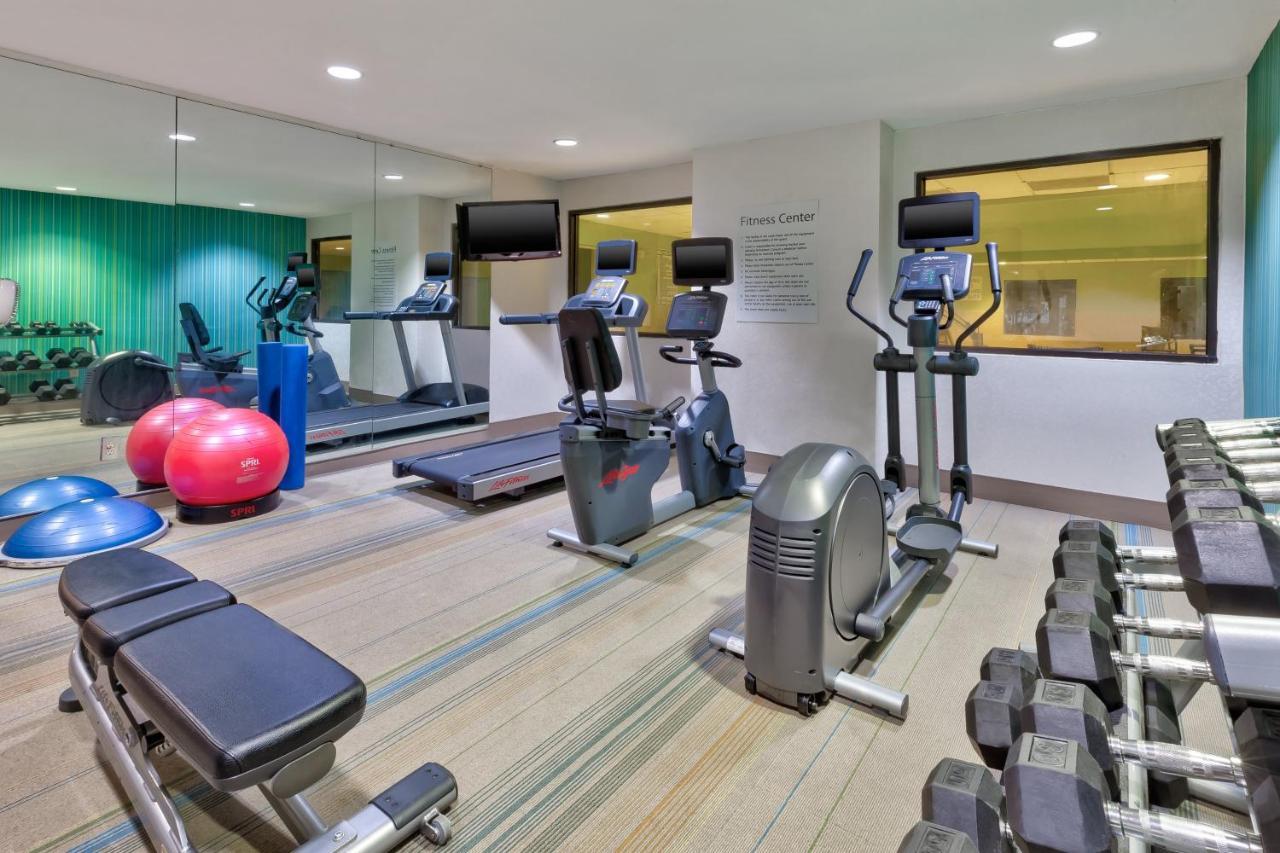Holiday Inn Express & Suites Chesapeake By Ihg Exteriör bild