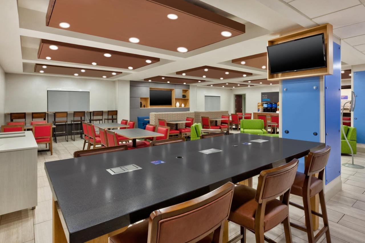 Holiday Inn Express & Suites Chesapeake By Ihg Exteriör bild